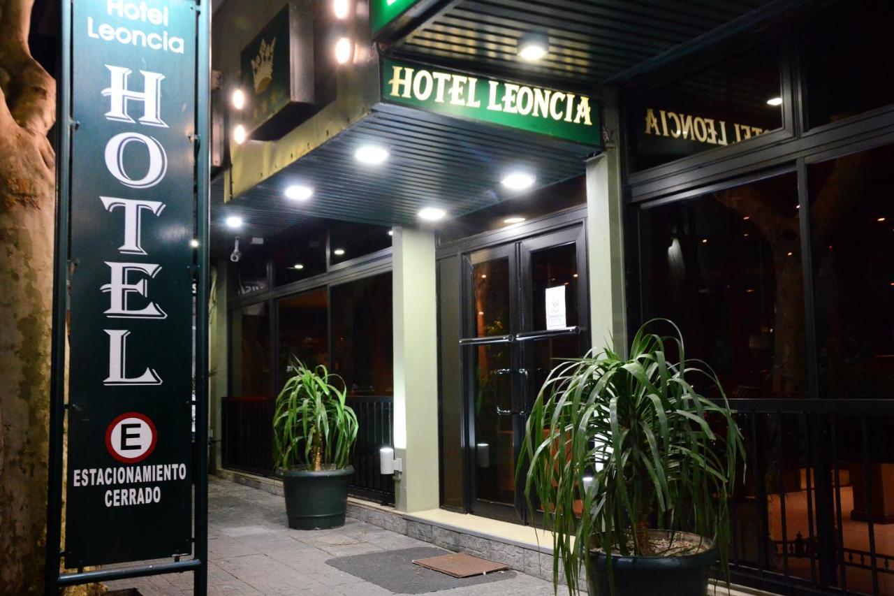 Hotel Leoncia Colonia Del Sacramento Exterior foto